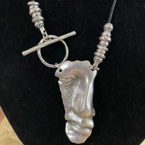 Fabulous statement necklace will turn heads